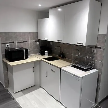 Appartement T4 En Hyper-Centre Bourgoin-Jallieu Exterior photo